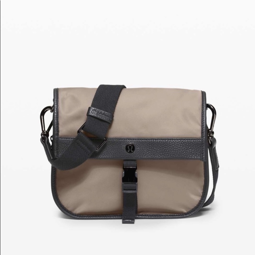 Lululemon now and always crossbody 5L